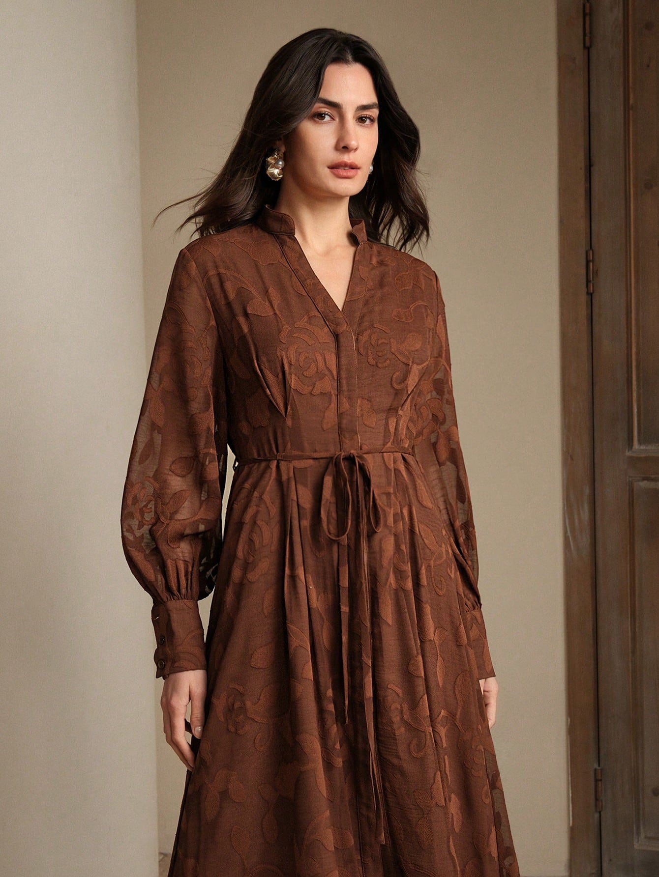 Elegant Modern Long V-Neck Lantern Sleeve Cinched Waist Floral Dress, Suitable For Going Out, Festivals, Spring Outings And Vacations